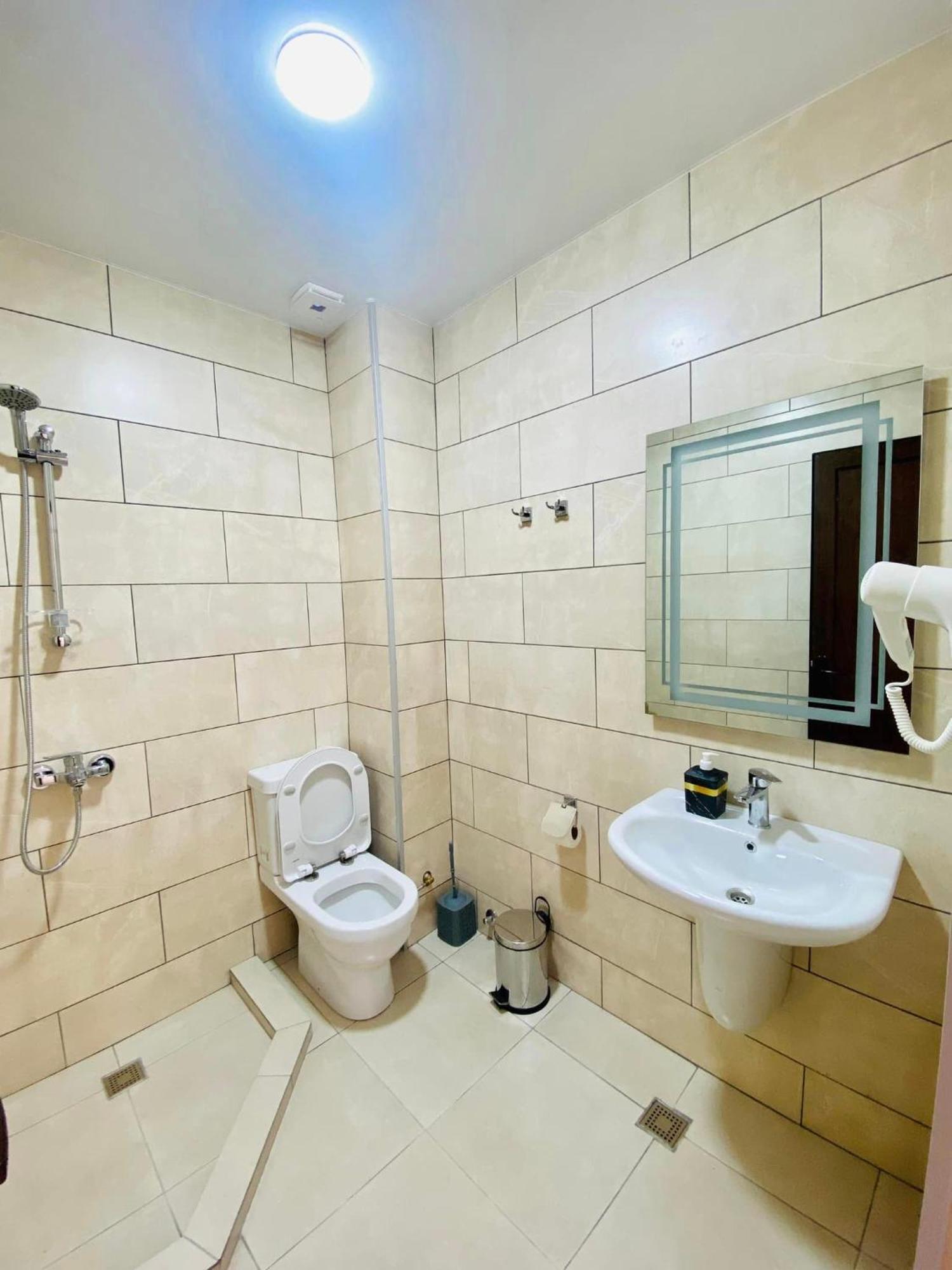 Hotel Tesa โกนิโอ ภายนอก รูปภาพ